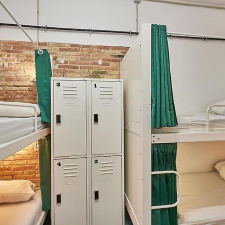 Hola Hostal Collblanc L'Hospitalet de Llobregat Eksteriør billede