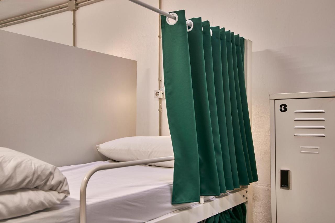 Hola Hostal Collblanc L'Hospitalet de Llobregat Eksteriør billede