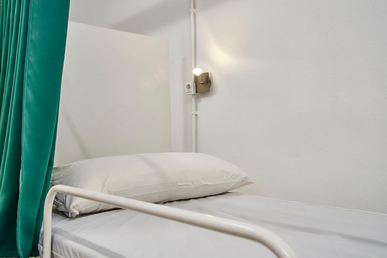 Hola Hostal Collblanc L'Hospitalet de Llobregat Eksteriør billede