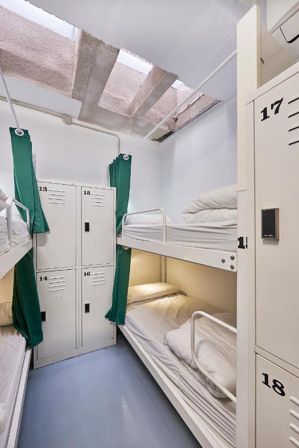 Hola Hostal Collblanc L'Hospitalet de Llobregat Eksteriør billede
