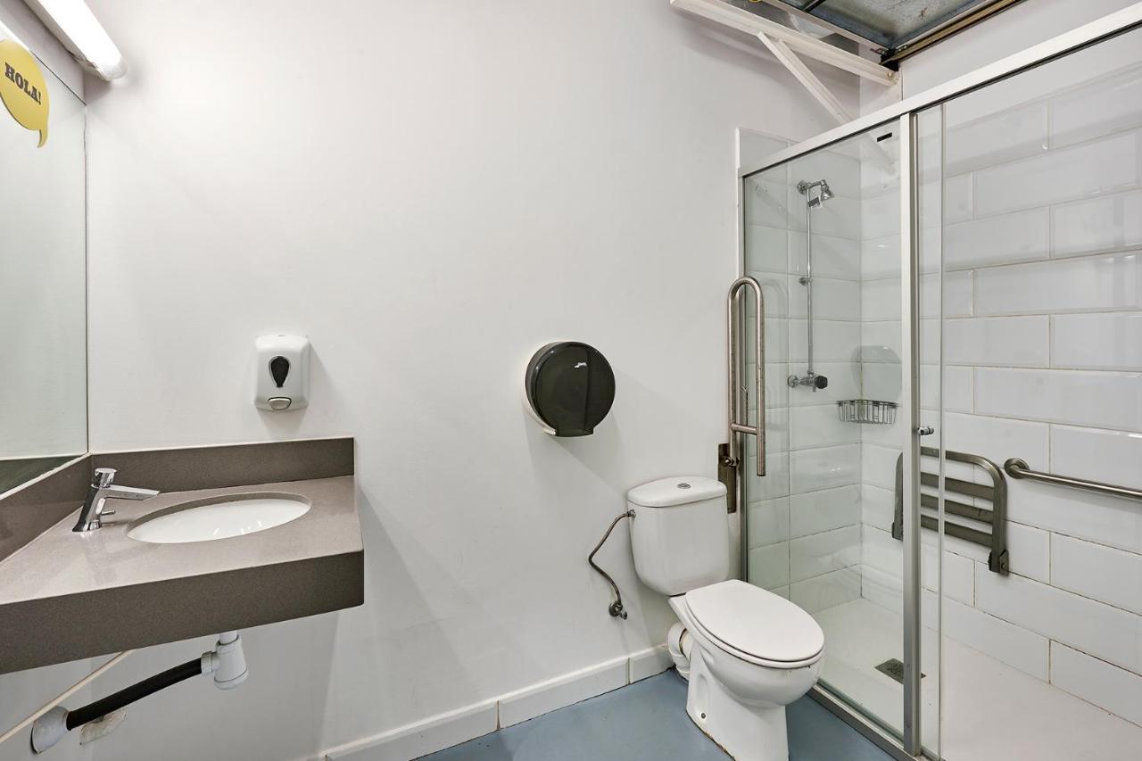 Hola Hostal Collblanc L'Hospitalet de Llobregat Eksteriør billede