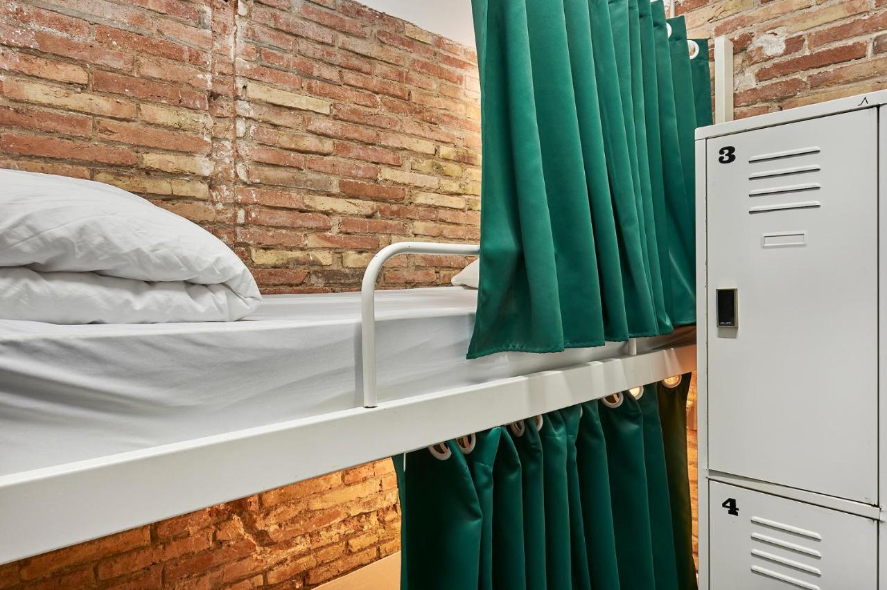 Hola Hostal Collblanc L'Hospitalet de Llobregat Eksteriør billede