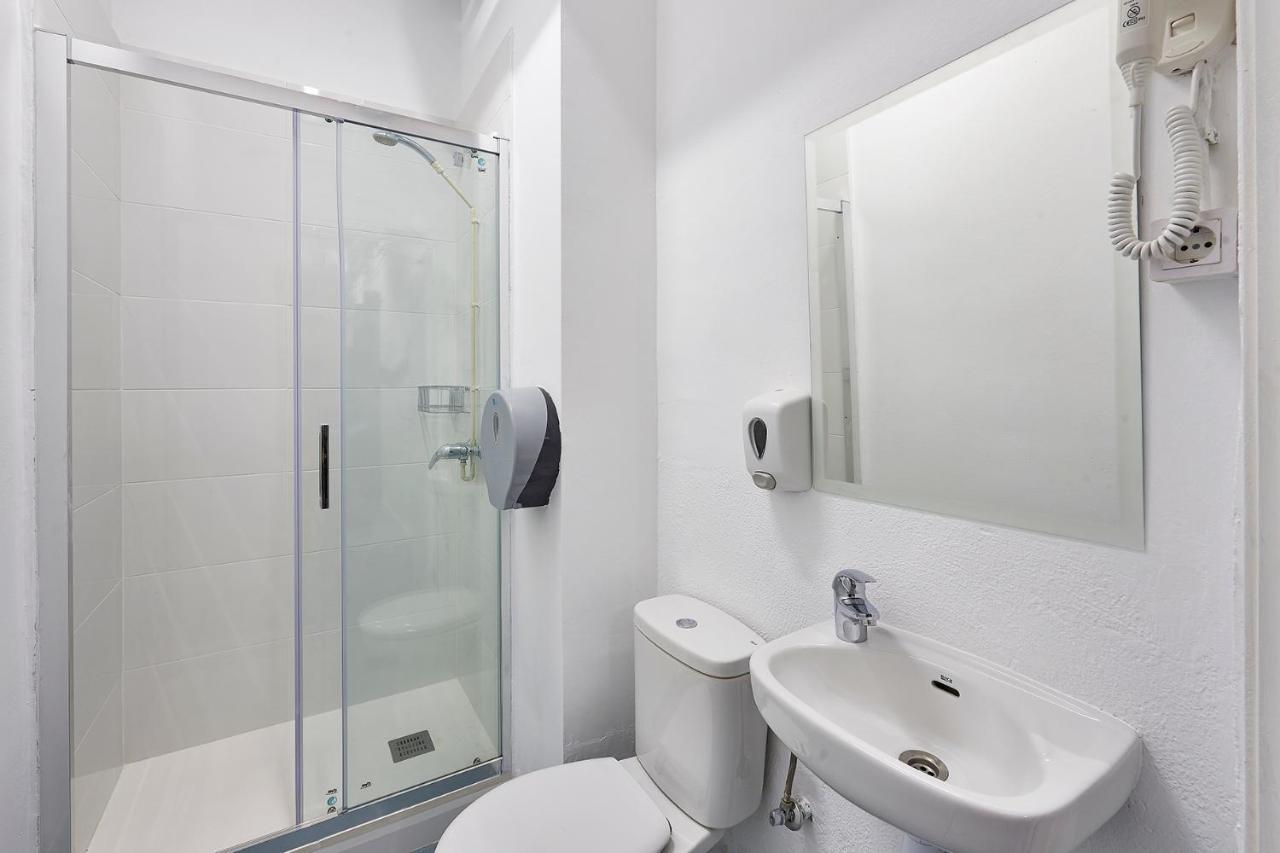 Hola Hostal Collblanc L'Hospitalet de Llobregat Eksteriør billede
