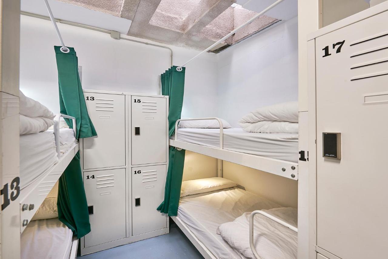 Hola Hostal Collblanc L'Hospitalet de Llobregat Eksteriør billede