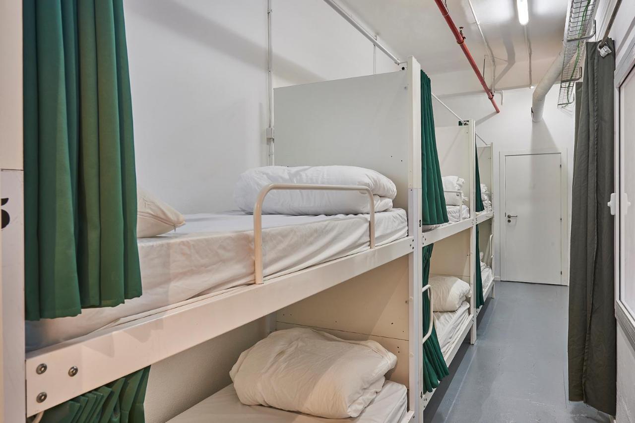 Hola Hostal Collblanc L'Hospitalet de Llobregat Eksteriør billede