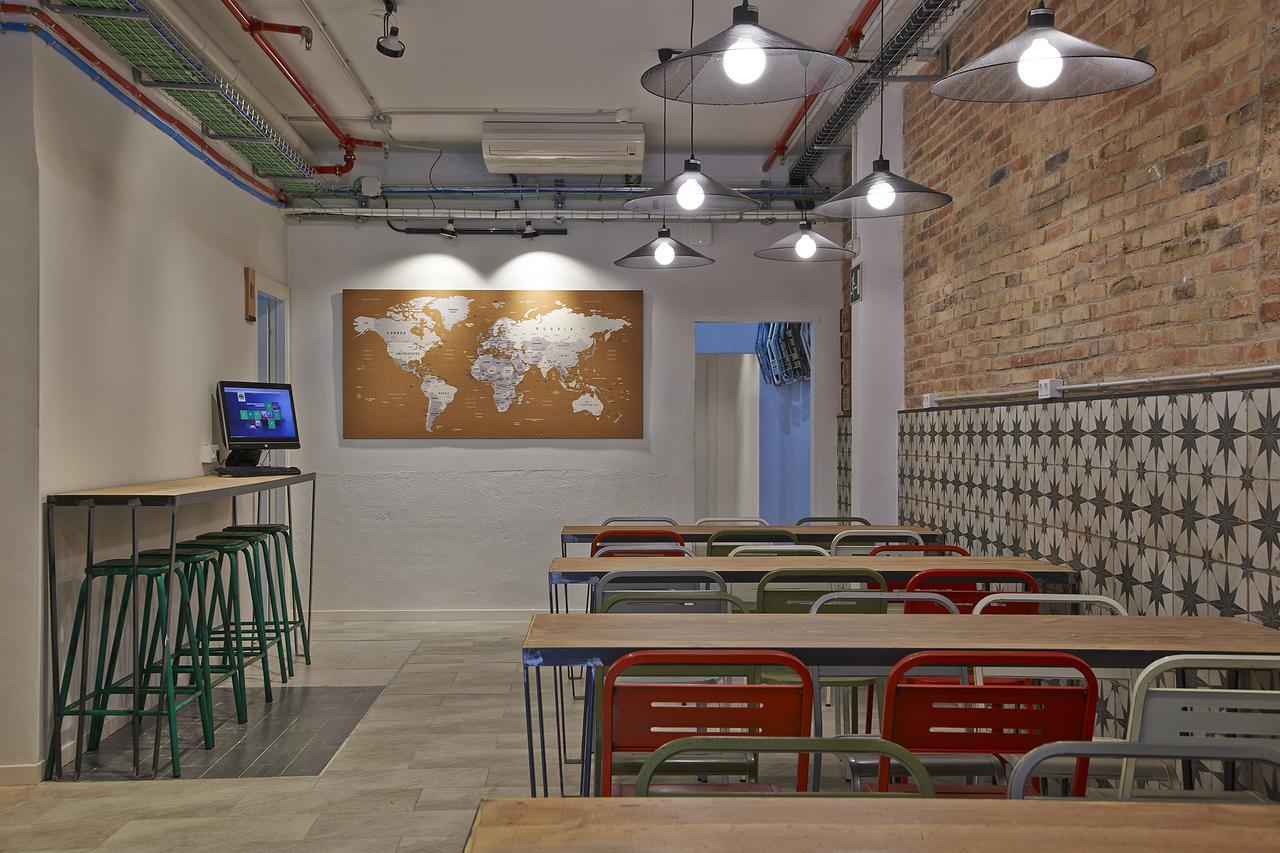 Hola Hostal Collblanc L'Hospitalet de Llobregat Eksteriør billede