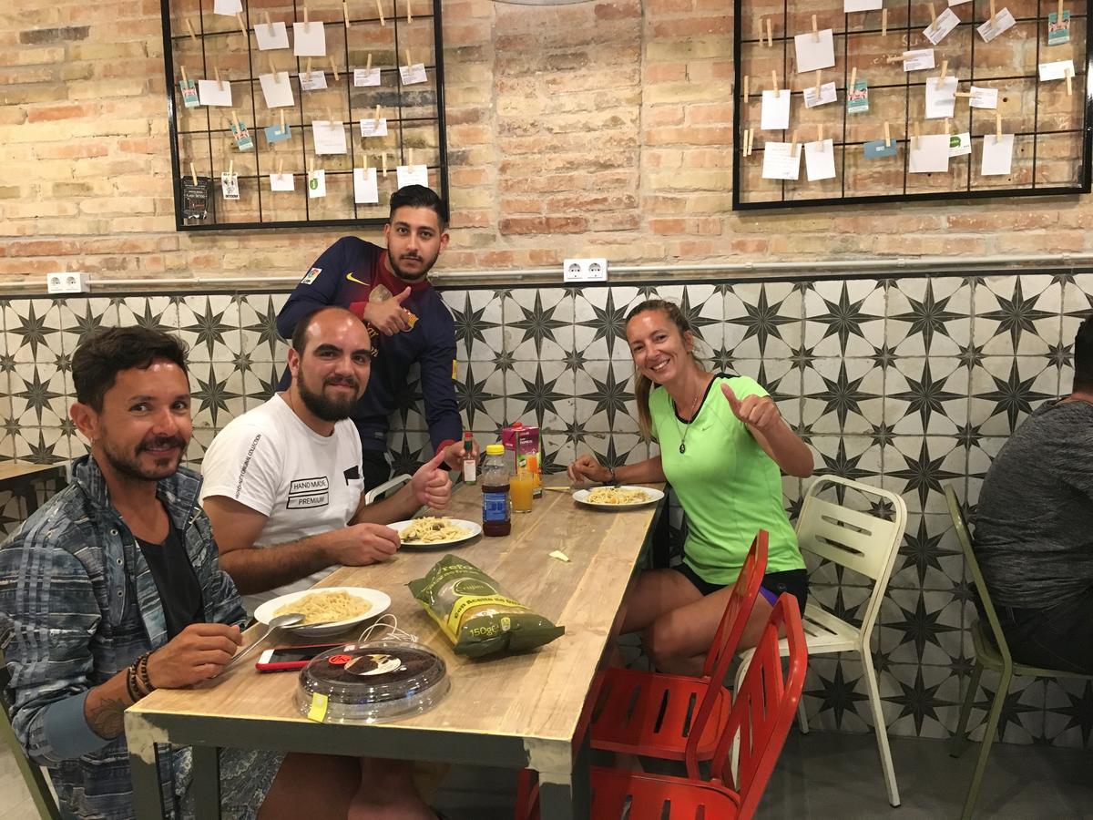 Hola Hostal Collblanc L'Hospitalet de Llobregat Eksteriør billede