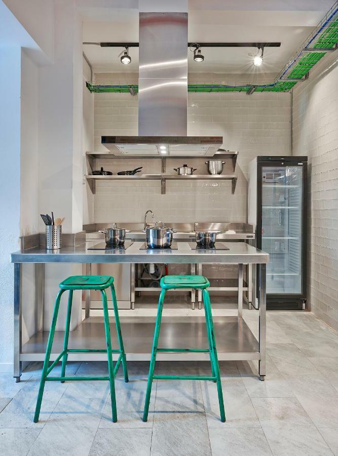 Hola Hostal Collblanc L'Hospitalet de Llobregat Eksteriør billede